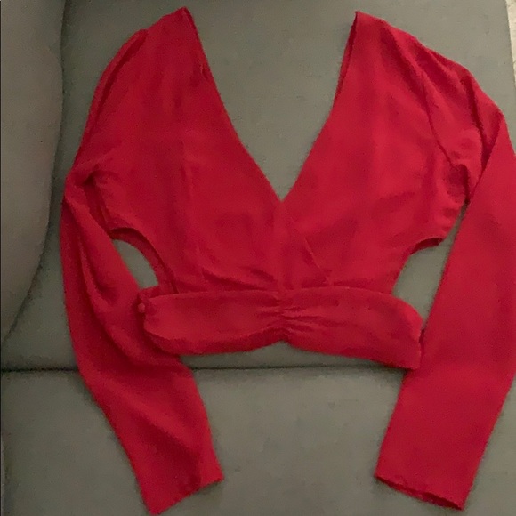 Long sleeve crop top w shoulder and side cutout - Picture 2 of 2